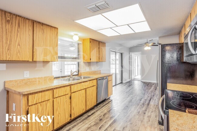 Foto del edificio - 1371 Maracaibo St