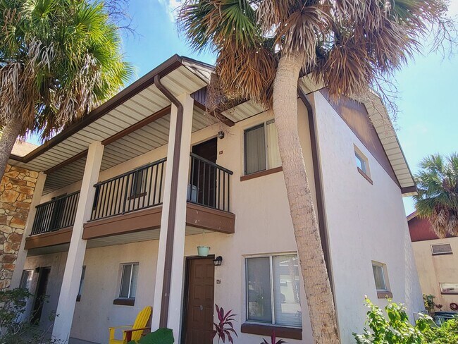 Foto del edificio - Upgraded 1 Bedroom Top Floor Unit in Winte...