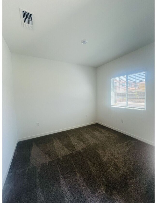 Building Photo - 12667 Ironbow Wy