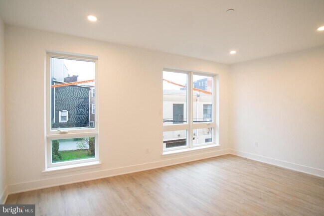 Foto del edificio - 1325 N Lee St