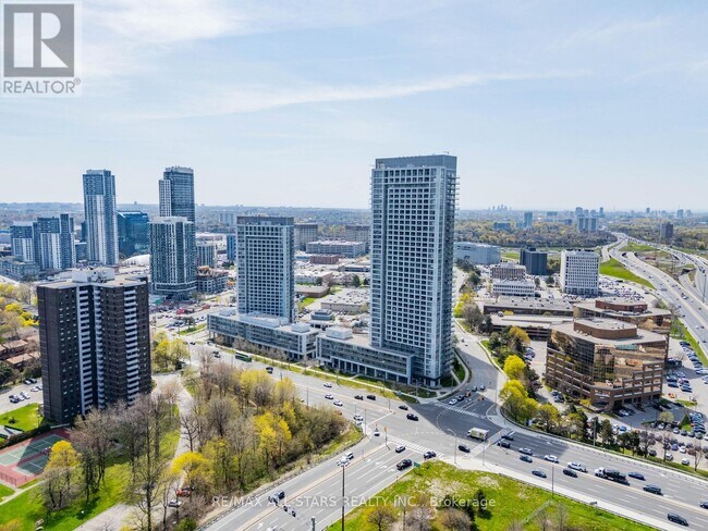 Building Photo - 2015 Sheppard Ave E