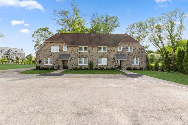 Building Photo - 3-7 Ayrshire Dr