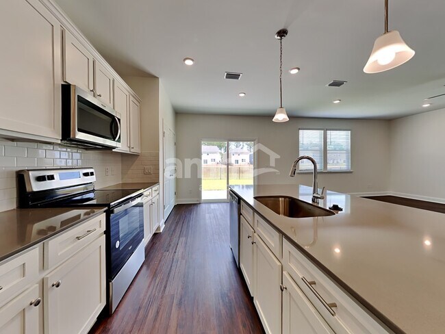 Foto del edificio - 538 Plumeria Ln