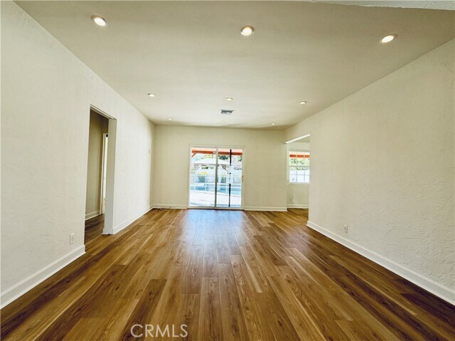 Foto del edificio - 6547 Denny Ave