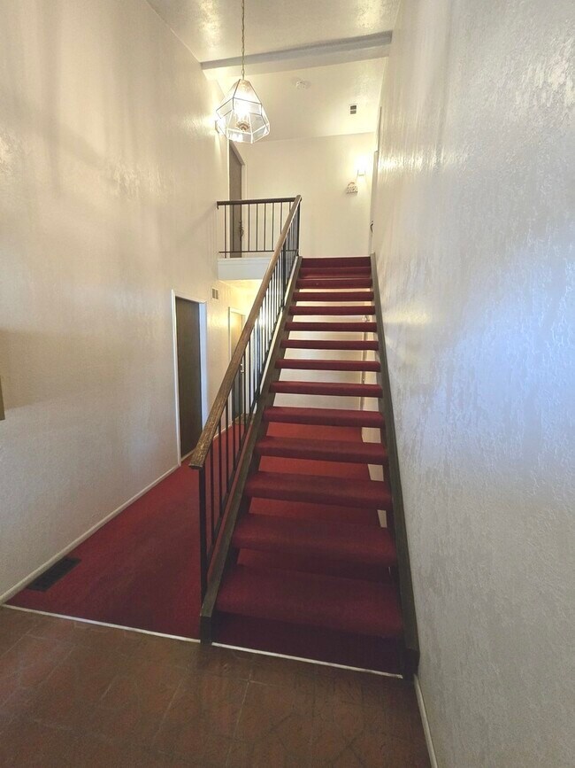 Foto del edificio - 1547-1547 7 Pines Rd