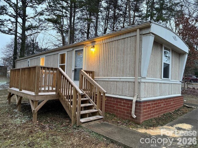 Building Photo - 116 Longbranch Rd
