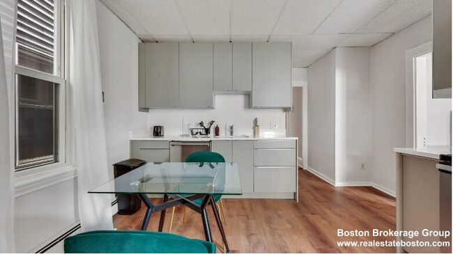 Foto del edificio - 823 Dorchester Ave