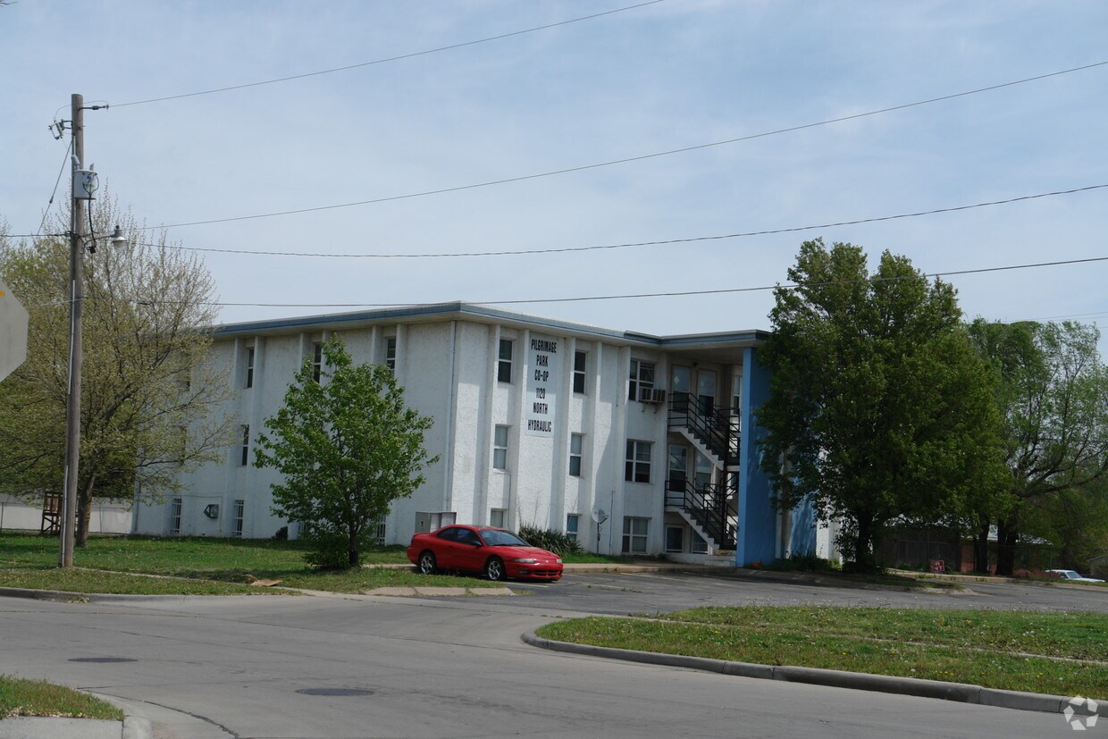 Primary Photo - 1120 N Hydraulic