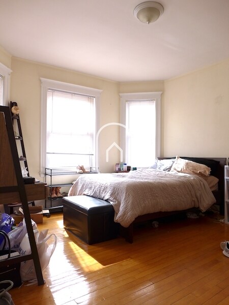 Foto del edificio - 305 Faneuil St