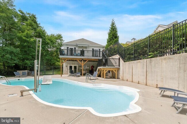 Foto del edificio - 6301 Lydia Hollow Dr