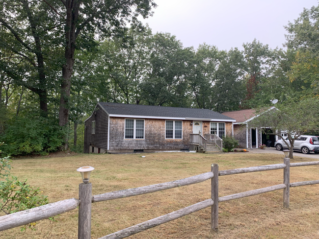 Building Photo - 194 Westview Dr