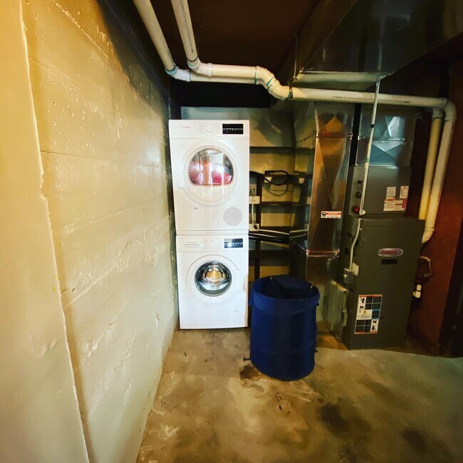 Foto del edificio - 310 E. 11th Ave.