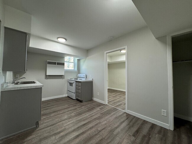 Building Photo - 1 Bedroom 1 Bathroom!