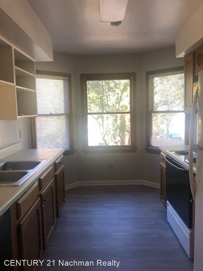 Building Photo - 2 br, 2 bath House - 3 Academy Lane
