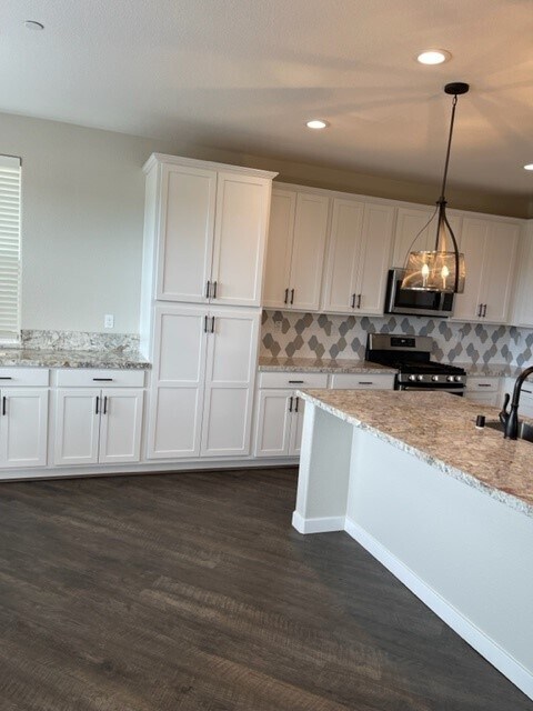 Building Photo - 2800 Lily Ct