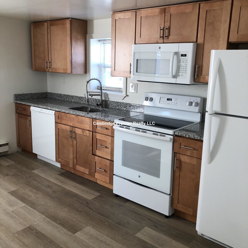 Foto principal - 74 Thorndike St