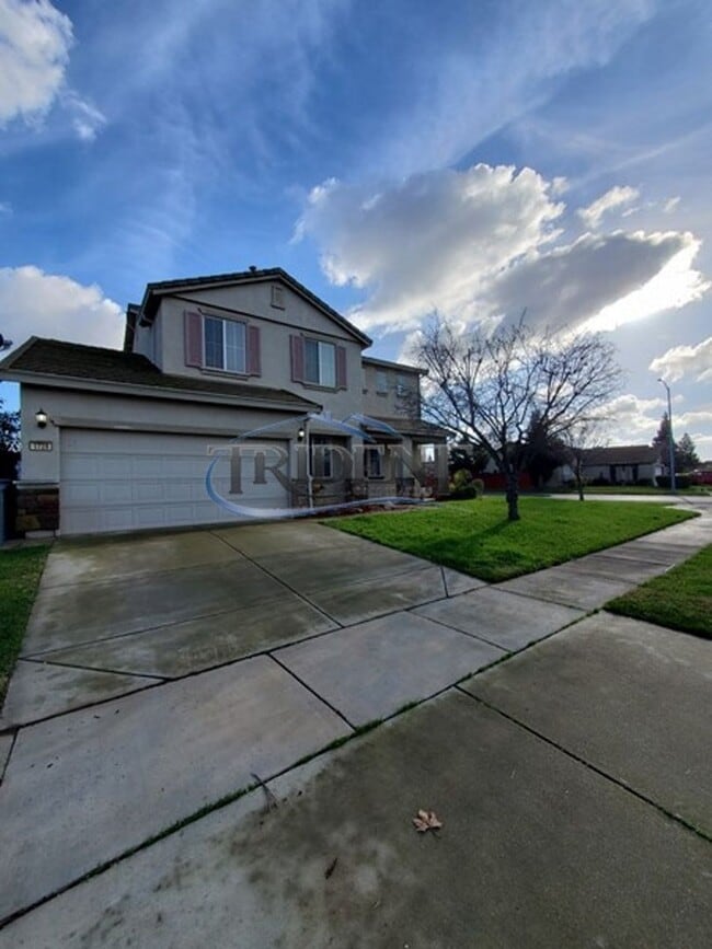 Building Photo - 1728 Cattail Dr