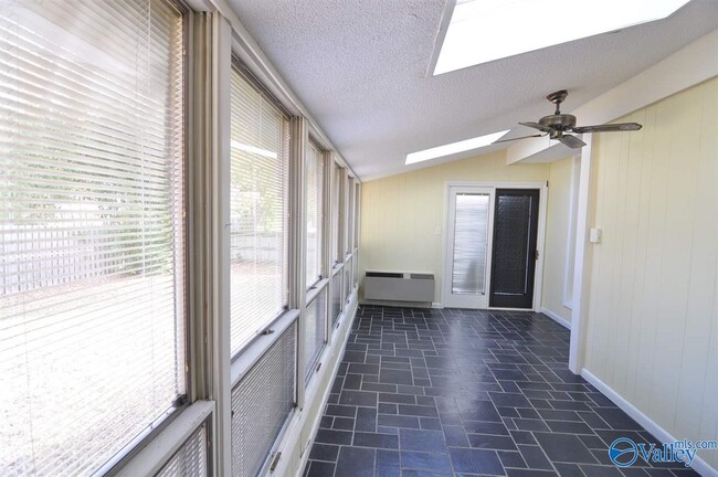 Building Photo - 9405 Hartwick Cir SE