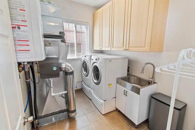 Foto del edificio - 3165 Kenrick St