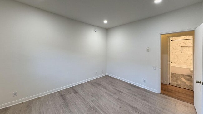 Building Photo - 1424 Amherst Ave