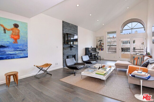 Foto del edificio - 10640 Wilkins Ave