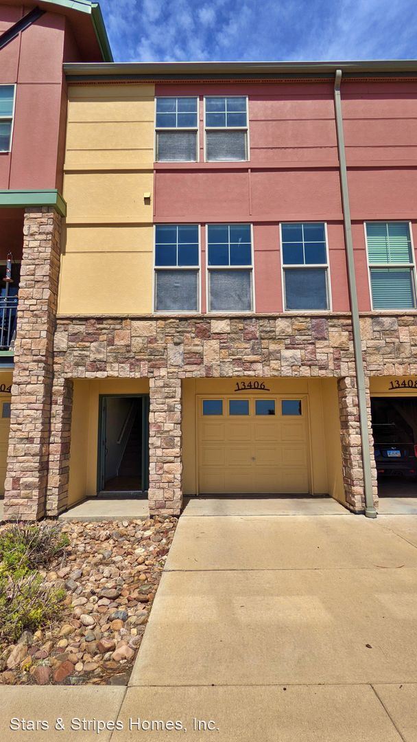 Building Photo - 2 br, 2.5 bath House - 13406 Via Varra