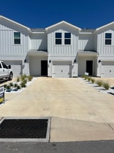 Building Photo - 396 Salt Creek Lane