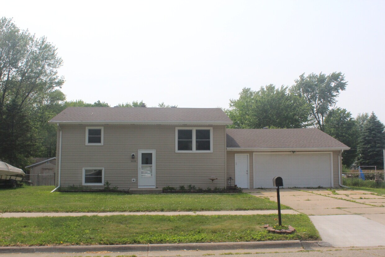 Primary Photo - 2028 S Osborne Ave