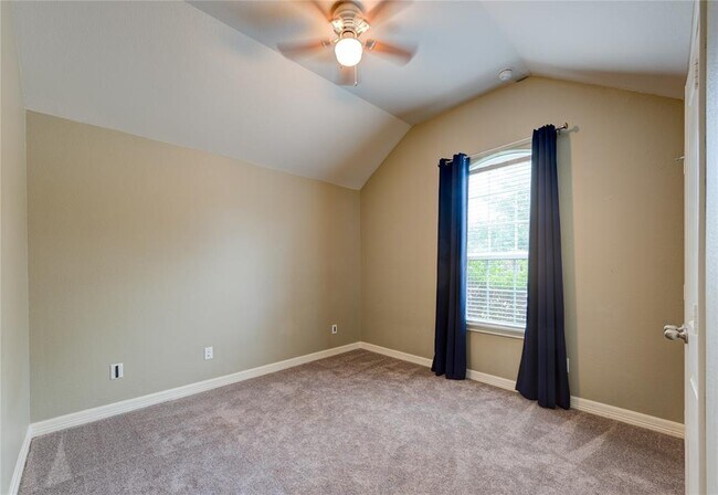 Foto del edificio - 2851 Park Hills Dr