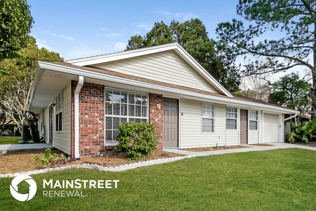 Building Photo - 705 Woodlawn Dr