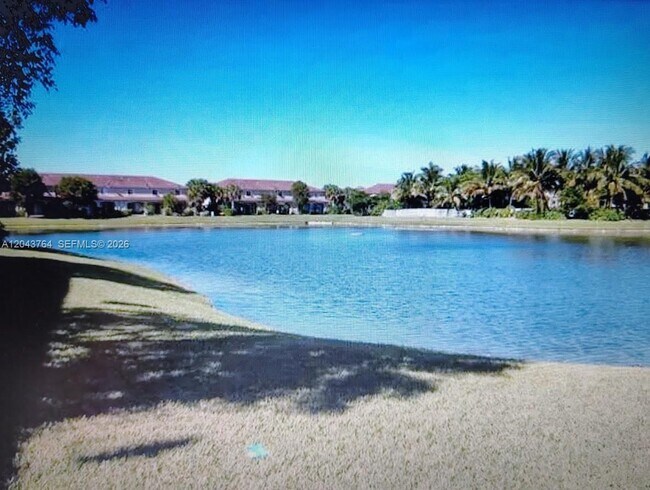 Foto del edificio - 8215 SW 27th St
