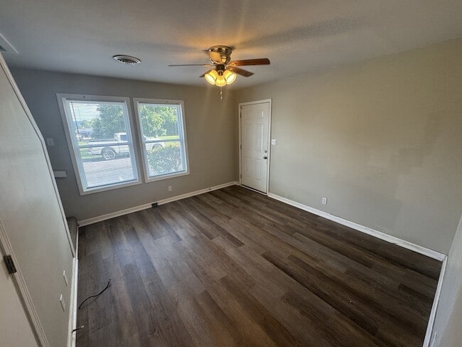 Building Photo - 179 Ingle Dr