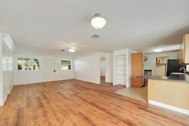 Foto del edificio - 2080 Lucille Ln