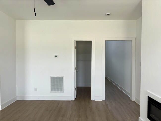 Building Photo - 120 Willa Mae Ln