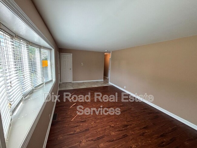 Building Photo - 4574 Mccormick Ln