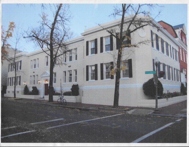 Building Photo - 1305 Potomac St NW