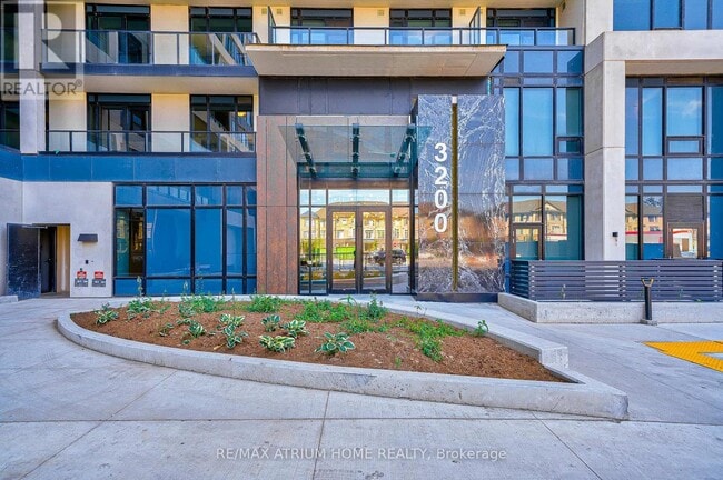 Photo du bâtiment - 3200-3200 William Coltson Ave