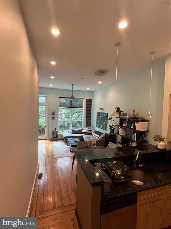 Foto del edificio - 1328 Park Rd NW