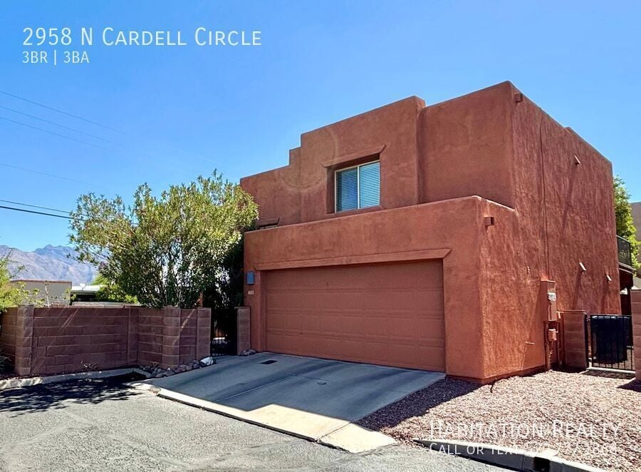 Primary Photo - 2958 N Cardell Cir