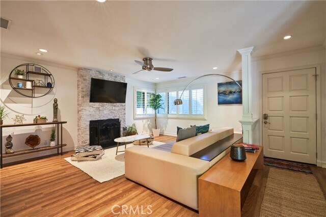 Foto del edificio - 54440 Eisenhower Dr