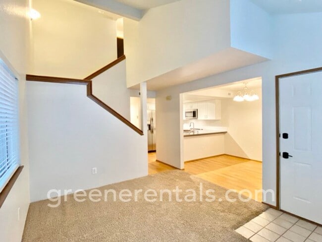 Building Photo - Quaint 2BR 1.5BA Condo in the Vineyards