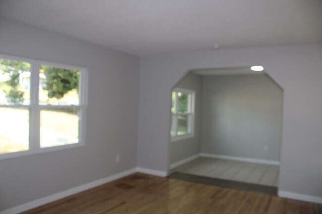 Foto del edificio - 3 Bedroom 2 Bath W/ Bonus Room In Augusta!