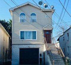 Building Photo - 1012 Laura St