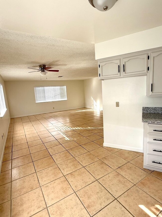 Building Photo - 3344 E Sierra Madre Ave