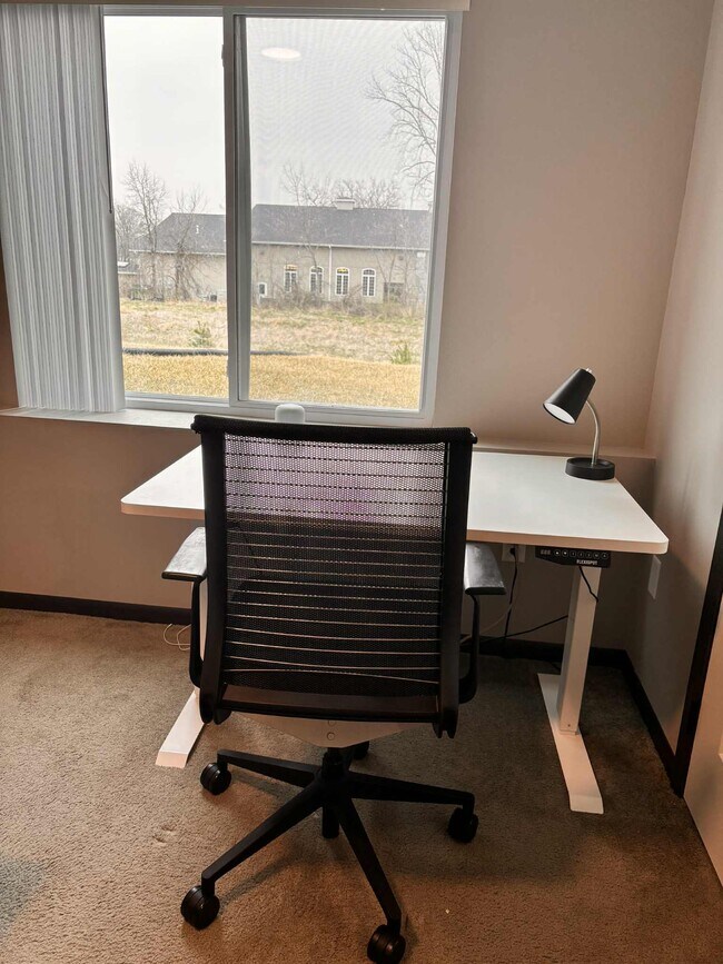 Foto del edificio - 1304 Legend Dr