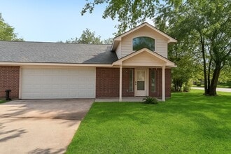 Building Photo - 100 Westpark Dr
