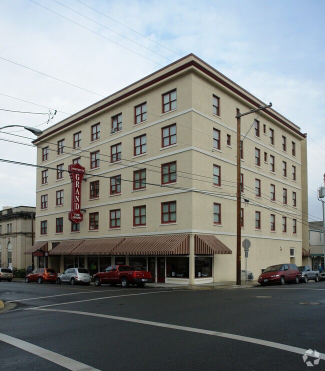 Grand Hotel Apartments Rentals Roseburg, OR