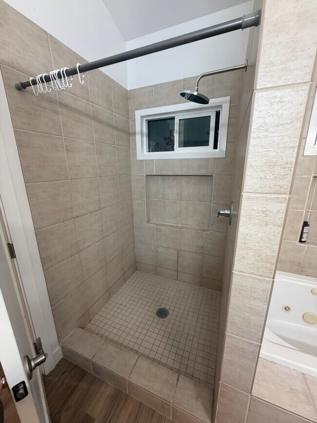 Foto del edificio - 73-4583 Kukuki St