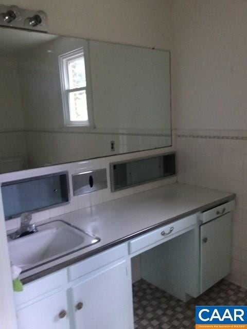 Building Photo - 603 N Main St