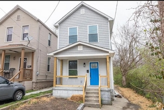 Building Photo - 270 Wortman St